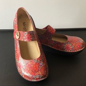 Women’s professional shoes